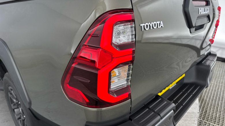 Toyota Hilux Diesel Invincible X D/Cab Pick Up 2.8 D-4D Auto